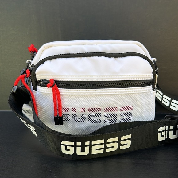 New GUESS Crossbody/Messenger Bag - Picture 3 of 8
